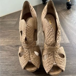 Fendi 36 nude fabric snakeskin pumps